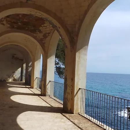 With 3 Bedrooms In Sant Feliu De Guixols, With Wonderful Sea Apartment Sant Feliu de Guixols